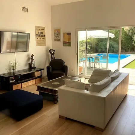 Maison Climatisee Avec Piscine.